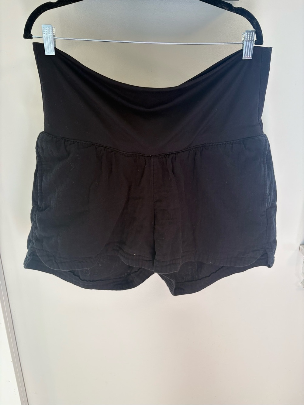 Maternity Foldover-Waist Gauze Crinkle Shorts - Black - Picture 2 of 4